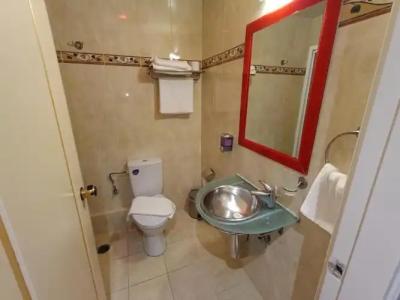 Queens Leriotis - 34