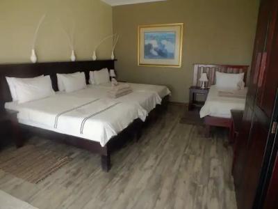 Uzuri Guesthouse CC - 16