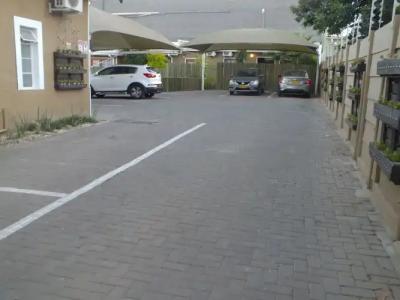 Uzuri Guesthouse CC - 10