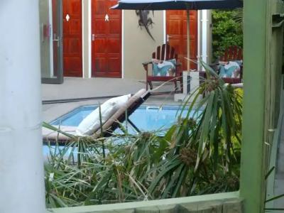 Uzuri Guesthouse CC - 9