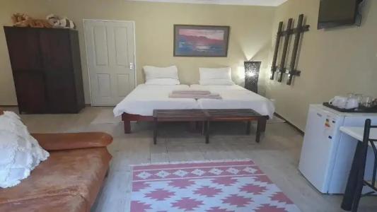 Uzuri Guesthouse CC - 33