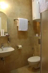 Thomas Residence - 1