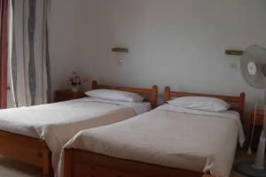 Harry's Bar & Apartments, Acharavi