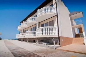 Pansionat Del Mar, Shtormove