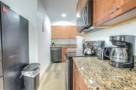 Daytona Shores Inn & Suites - 15