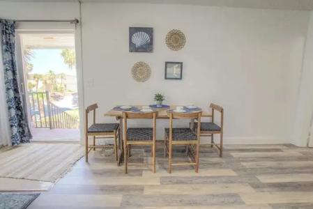 Daytona Shores Inn & Suites - 5