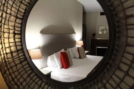 Hilltop Guesthouse - 4