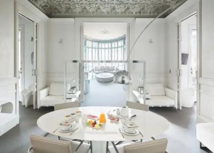 El Palauet Modernist Suites - 18