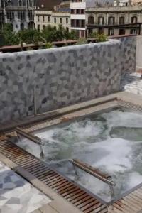 El Palauet Modernist Suites - 32