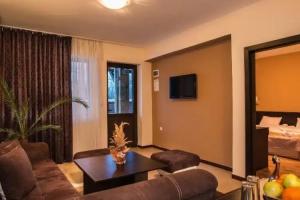 Family Hotel Sunny Hills, Elena