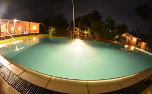 Ocean Ripples Resort - 4