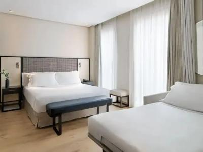 H10 Art Gallery - 11