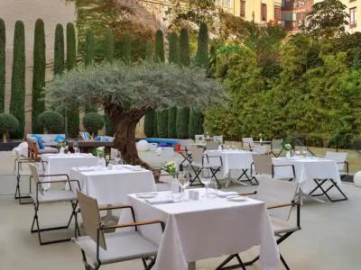 H10 Art Gallery - 23