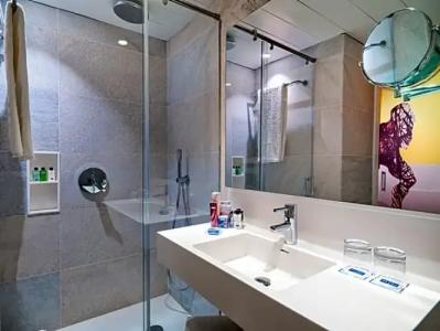 H10 Art Gallery - 41