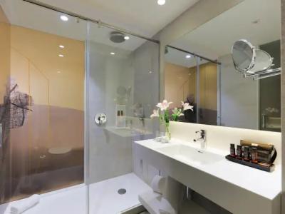 H10 Art Gallery - 19