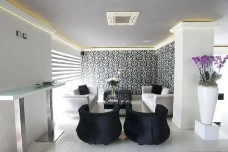 Crystal Blue + Suites - 31