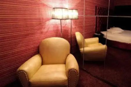 Crystal Blue + Suites - 34