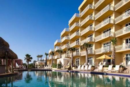 The Shores Resort & Spa - 12