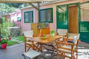 Armenistis Camping, Sarti