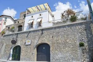 La Casa Del Melograno, Furore