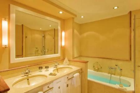 Yachthafenresidenz Hohe Düne - 30