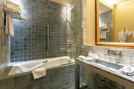 L'Hermitage Gantois, Autograph Collection - 43