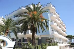 Holiday Rendez Vous, Pineto