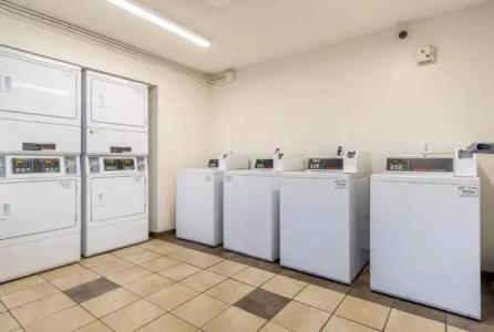 Red Roof Inn Phoenix - Midtown - 11