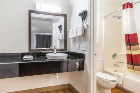 Red Roof Inn Phoenix - Midtown - 24