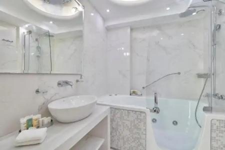 Ava and Suites - 115