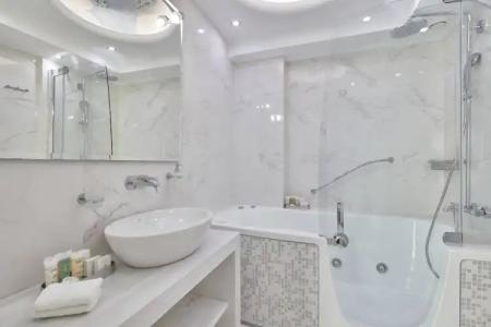 Ava and Suites - 124