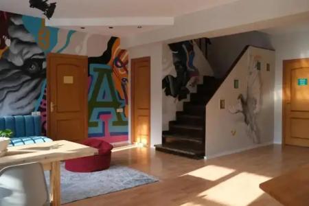 Wanderlust Riverside hostel - 23