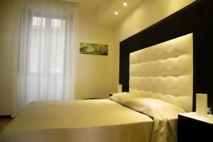 Il Paradiso di Dante, Naples