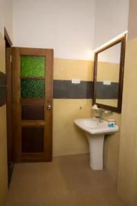 Harmony Beach Bungalows - 33