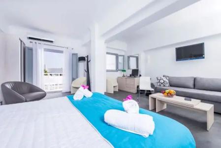 Blue Waves Suites & Apartments - 323