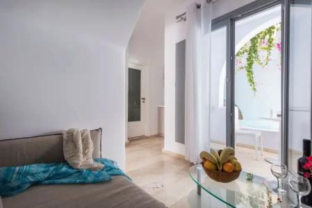 Blue Waves Suites & Apartments - 221