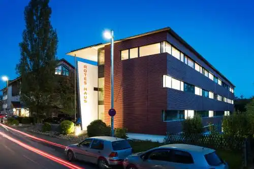 Bed & Breakfast Rotes Haus - 0