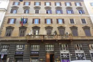Nakissa Inn, Rome