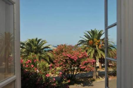 Le Petit Chateau - 26