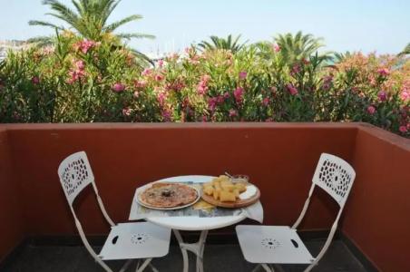 Le Petit Chateau - 2