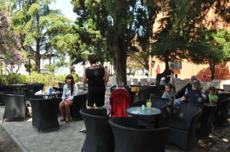 Le Petit Chateau - 23