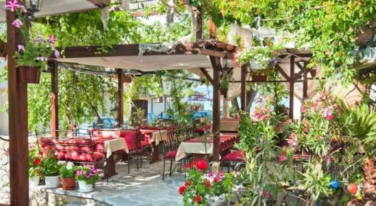 Vromos Guest House - 9