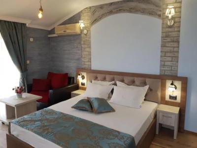 Vromos Guest House - 12