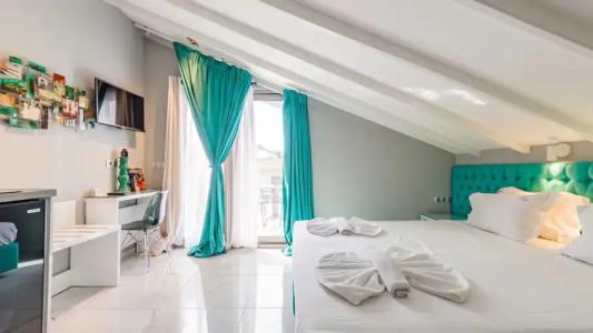 Alpha Luxury Suites - 36