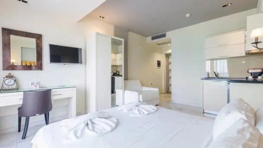 Alpha Luxury Suites - 45