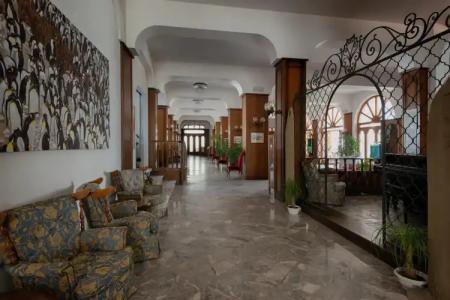 Grand Excelsior - 15