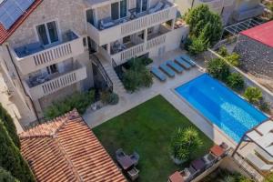 Villa Mediterranea, Bol