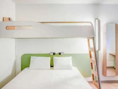 ibis Budget Caen Memorial - 14
