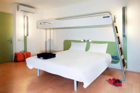 ibis Budget Caen Memorial - 16
