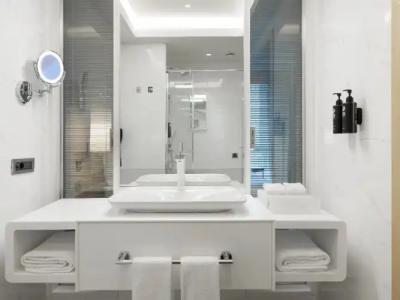 Wyndham Grand Levent - 102